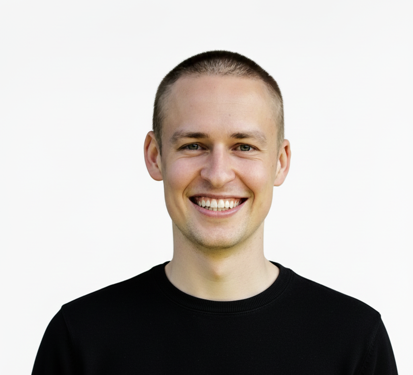 Portrait of Niclas Aunin, founder of ALLMO.ai, AI search expert and author of this article.